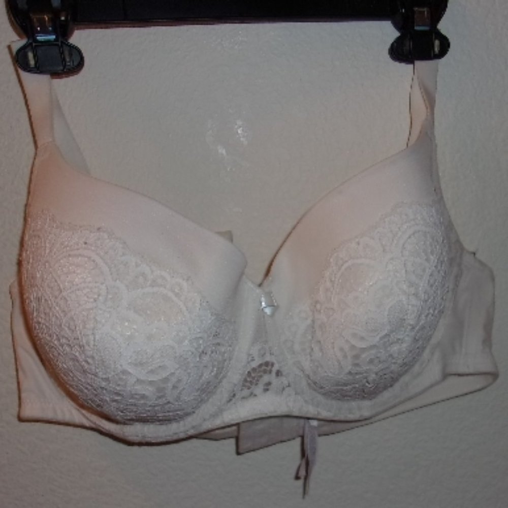 LN, AUDEN, SIZE 44DD, CREAM COLORED BRA